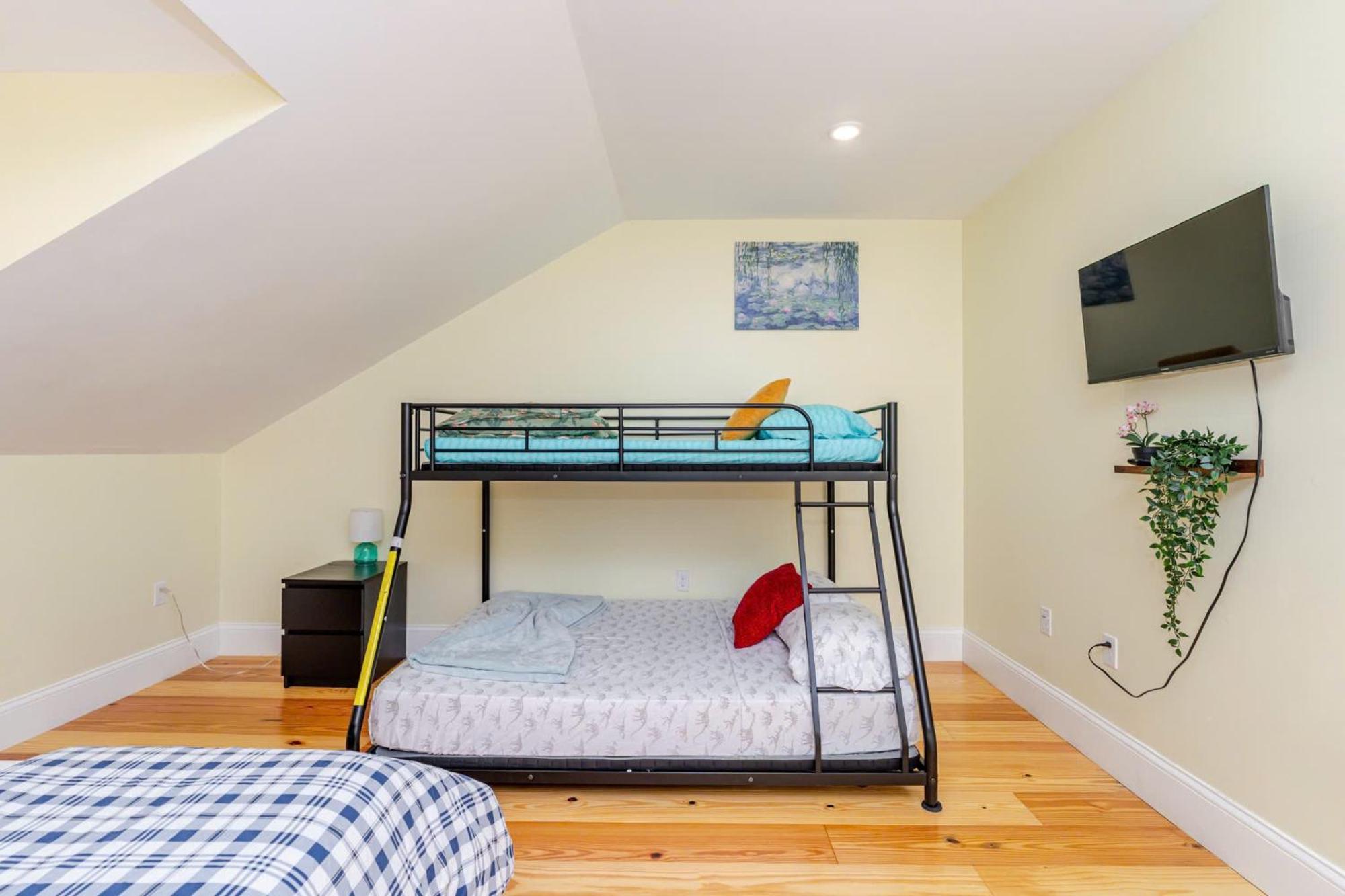 37 - 3Br Quincy - Cozy Townhouse Near Blue Hills Apartment Exterior photo