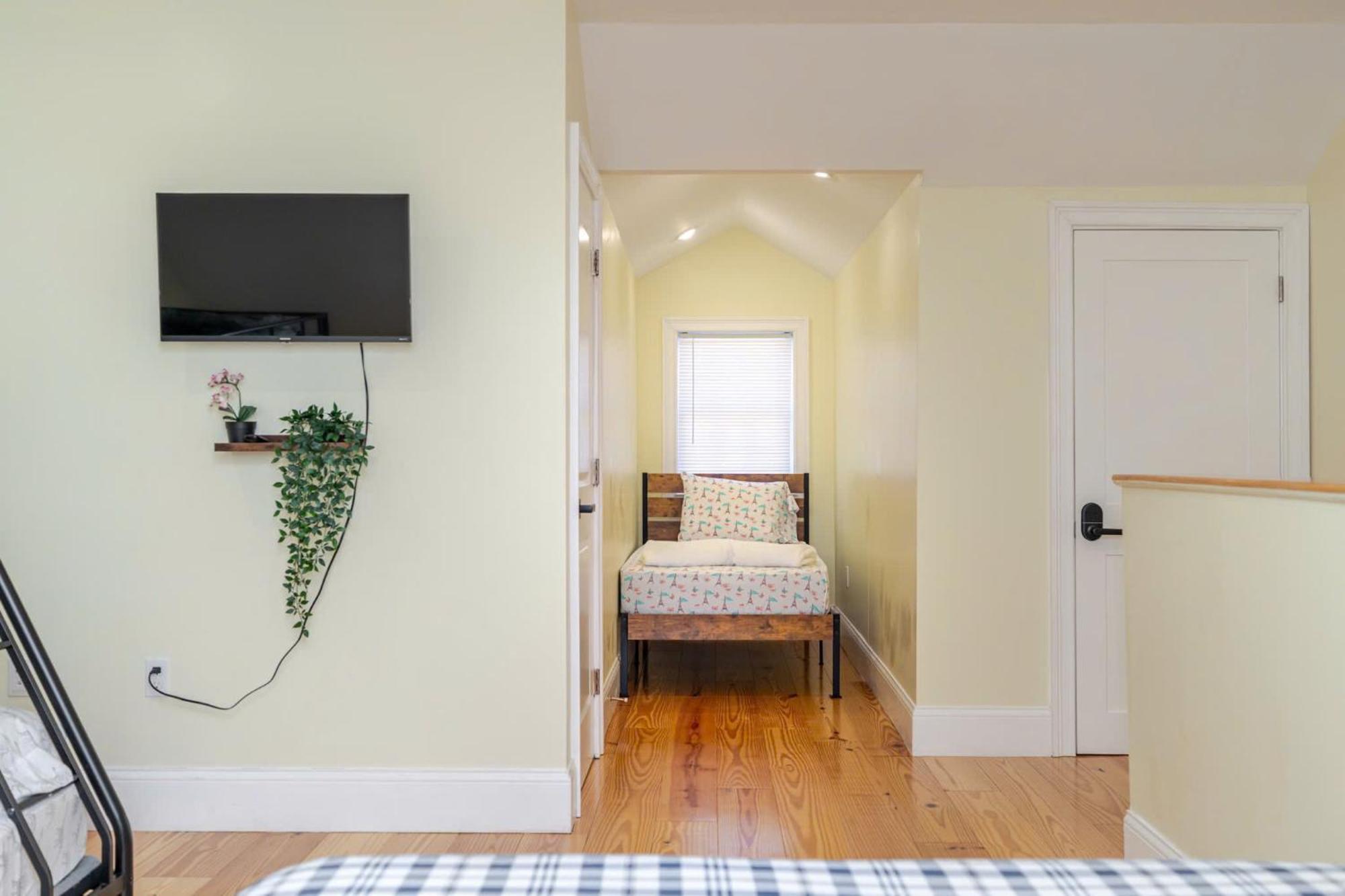 37 - 3Br Quincy - Cozy Townhouse Near Blue Hills Apartment Exterior photo